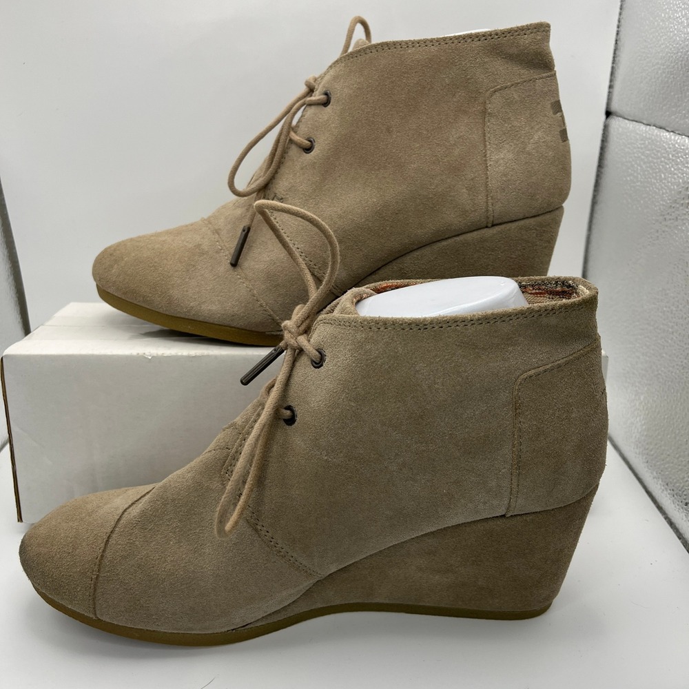TOMS Women's 9.5 Desert Wedge Booties Taupe Suede Lace Up Ankle Boots‎